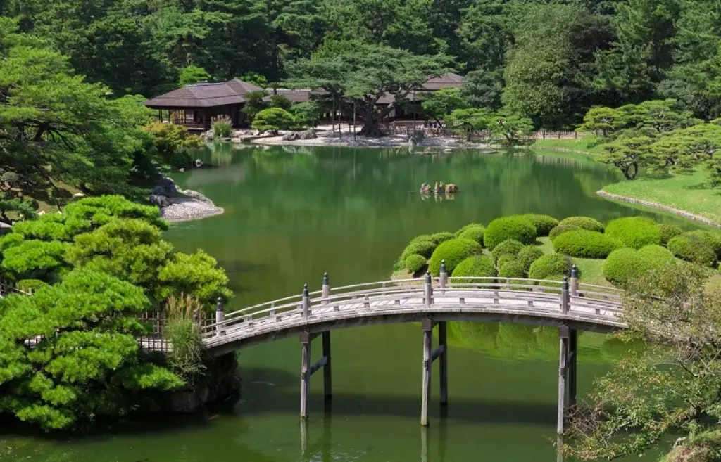 北栗林公園_飛来峰から見た南湖