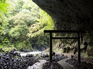 天安河原