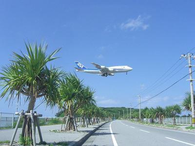 那覇空港からわずか15分！おすすめの離島「瀬長島」