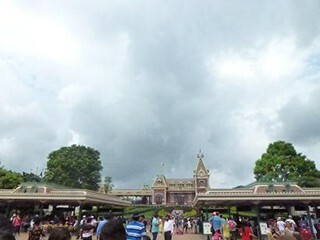 ディズニーランド入口