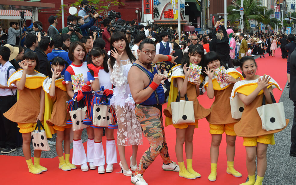 快晴の沖縄！レッドカーペットに名だたるスターたちが大集結＠沖縄国際映画祭