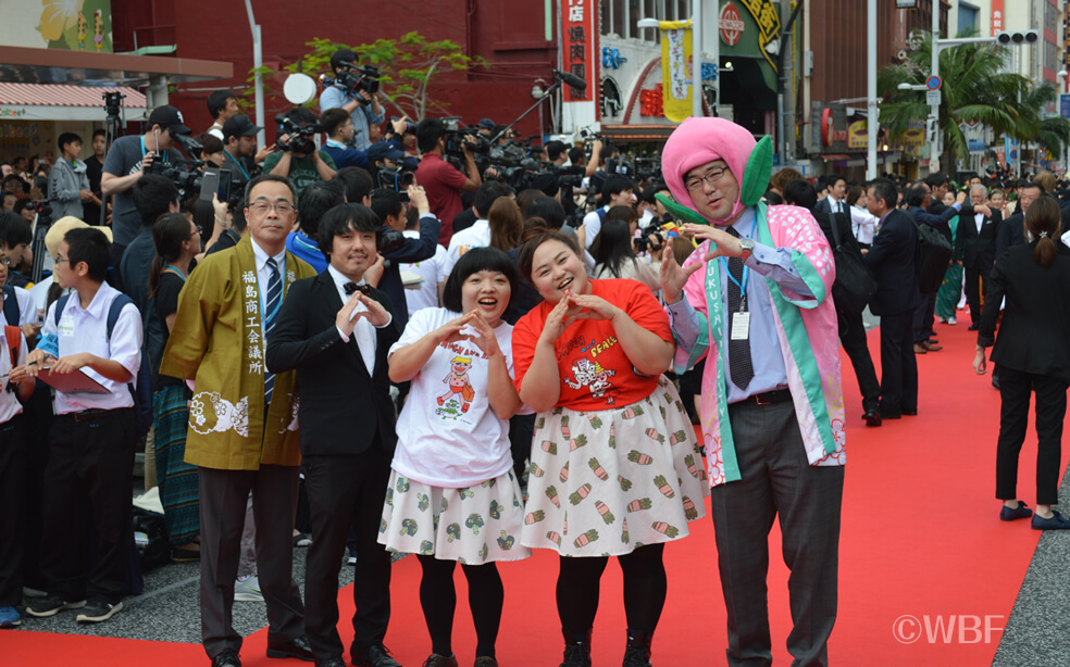 快晴の沖縄！レッドカーペットに名だたるスターたちが大集結＠沖縄国際映画祭