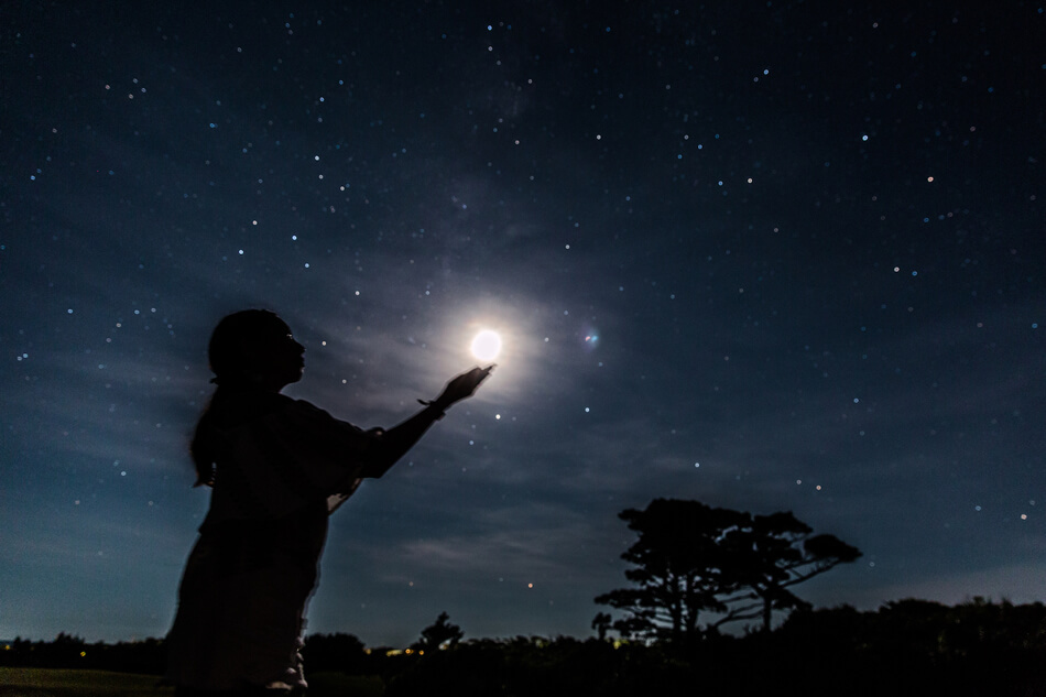 【満天の星空】大自然に囲まれロマンチックなお散歩を♪ 贅沢すぎる小浜島・夜のアクティビティ体験