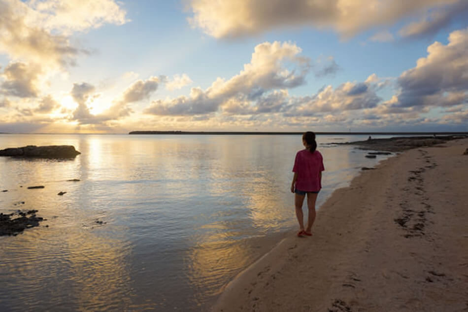 美しい夕日を望む全室オーシャンビューの客室が魅力「サイプレスリゾート久米島」で過ごす贅沢なひととき