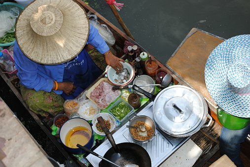 バンコクは、朝の屋台もアツい！ルンピニ公園屋台街