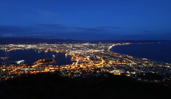 出発月で選ぶ北海道旅行｜函館山夜景