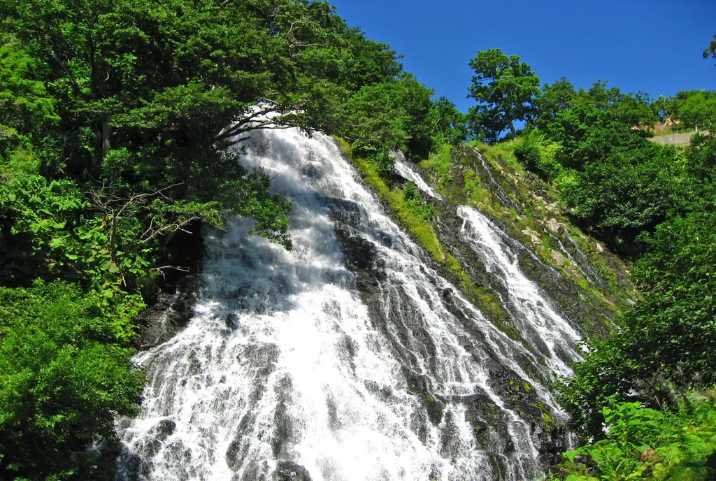 北海道｜オシンコシンの滝