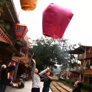 台湾｜十分特集　天燈上げ体験